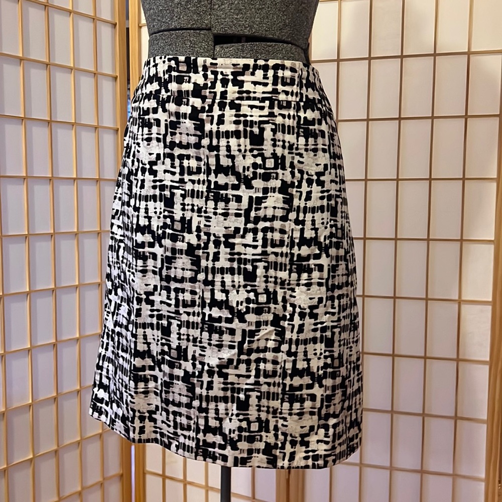 Valerie Bertinelli Black and Gray Pencil Skirt